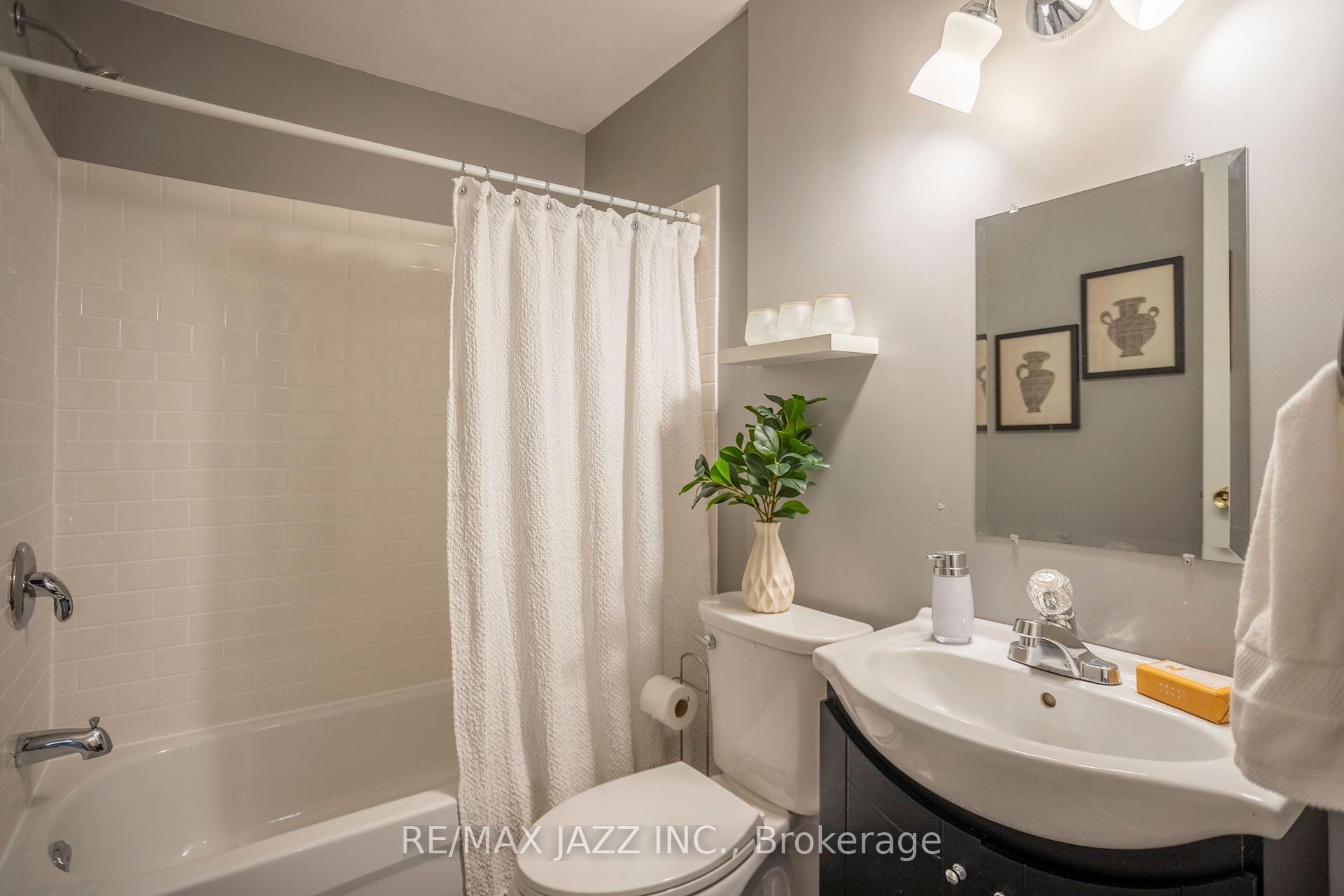 Photo 30 of 56 Hartsfield Drive, Clarington, Courtice — HOMEH