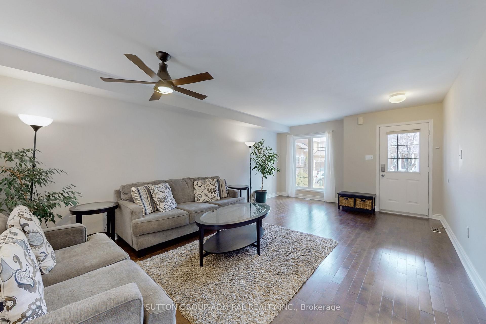 Photo 3 of 128 Timberwolf Crescent, Vaughan, Vellore Village — HOMEH