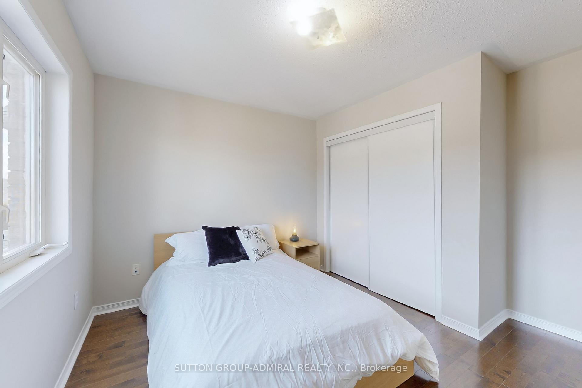 Photo 9 of 128 Timberwolf Crescent, Vaughan, Vellore Village — HOMEH