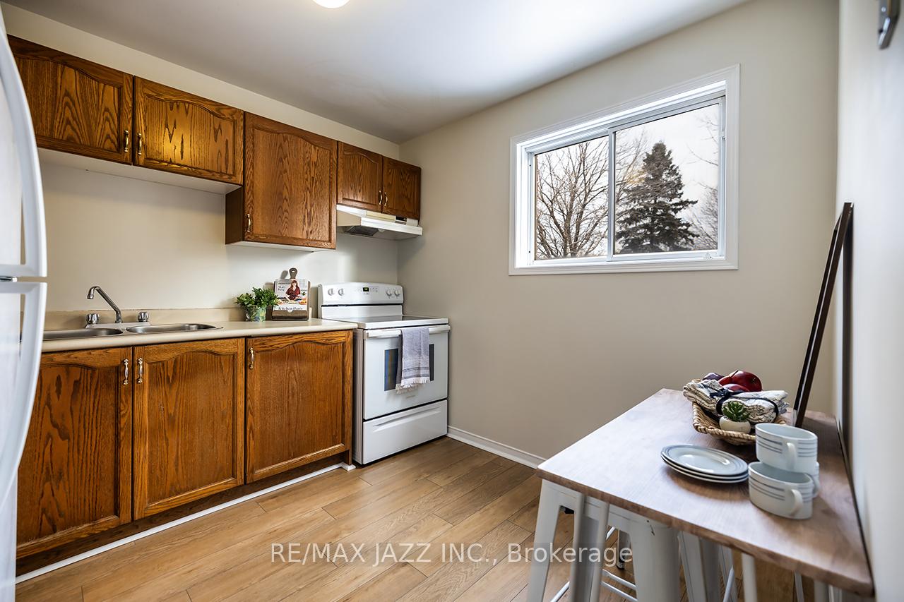 Photo 7 of 92 McMann Crescent, Clarington, Courtice — HOMEH