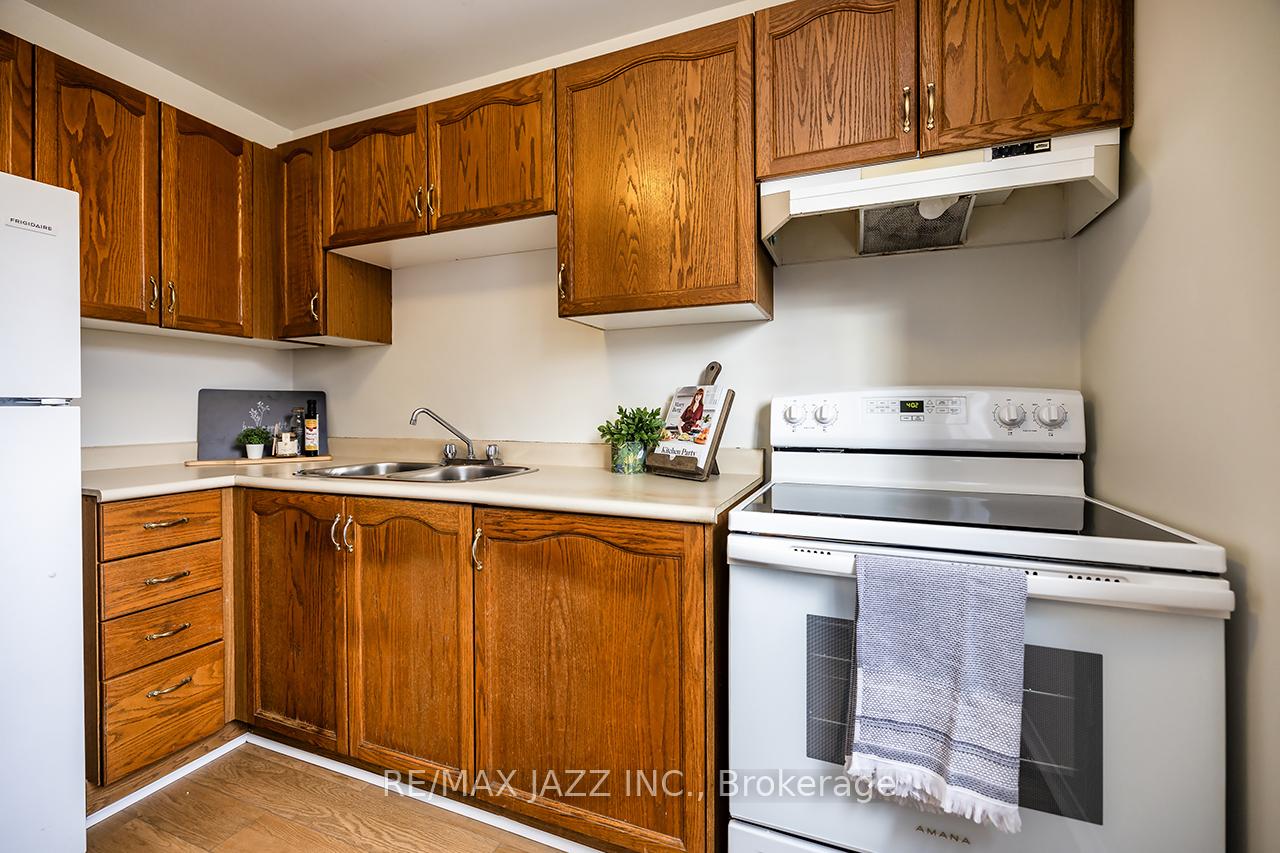 Photo 23 of 92 McMann Crescent, Clarington, Courtice — HOMEH