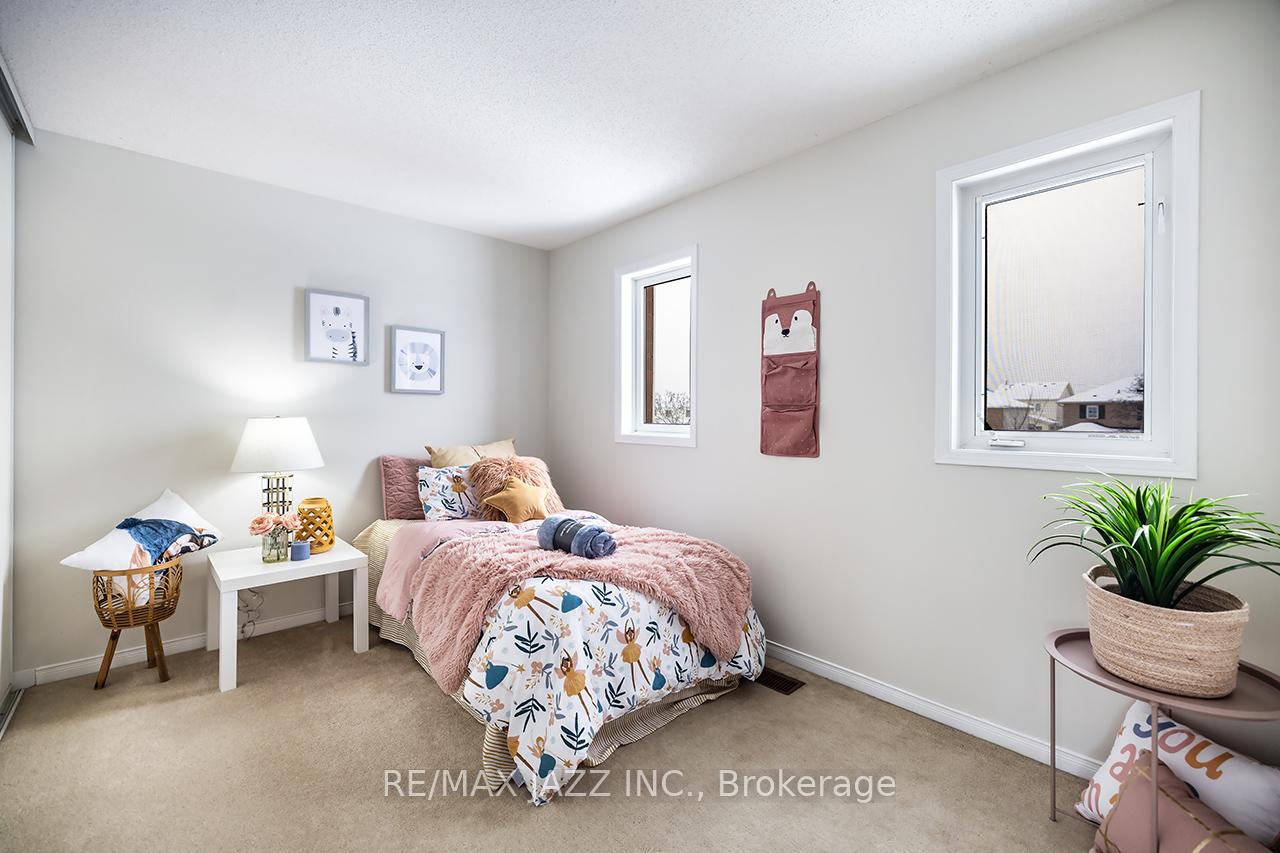 Photo 10 of 92 McMann Crescent, Clarington, Courtice — HOMEH