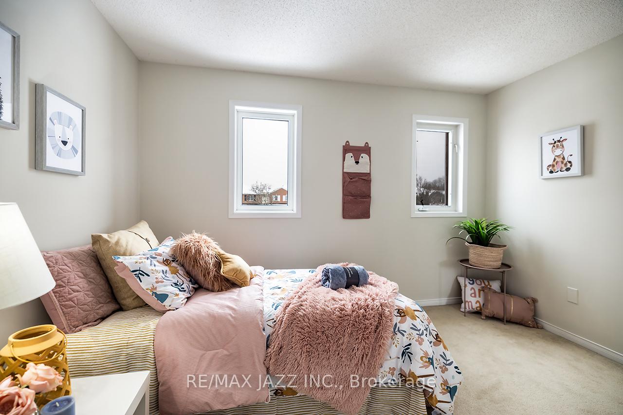 Photo 24 of 92 McMann Crescent, Clarington, Courtice — HOMEH