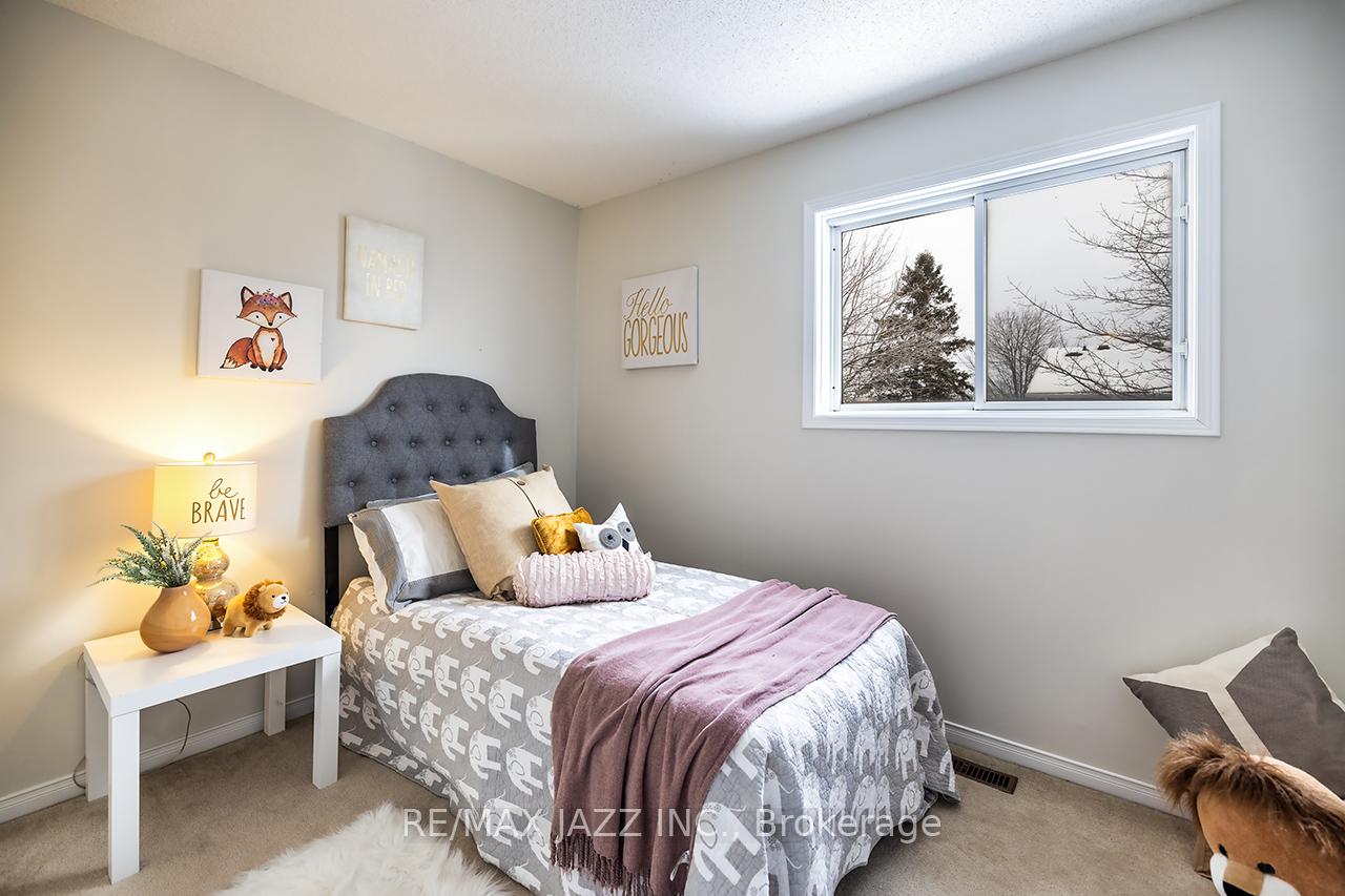 Photo 17 of 92 McMann Crescent, Clarington, Courtice — HOMEH