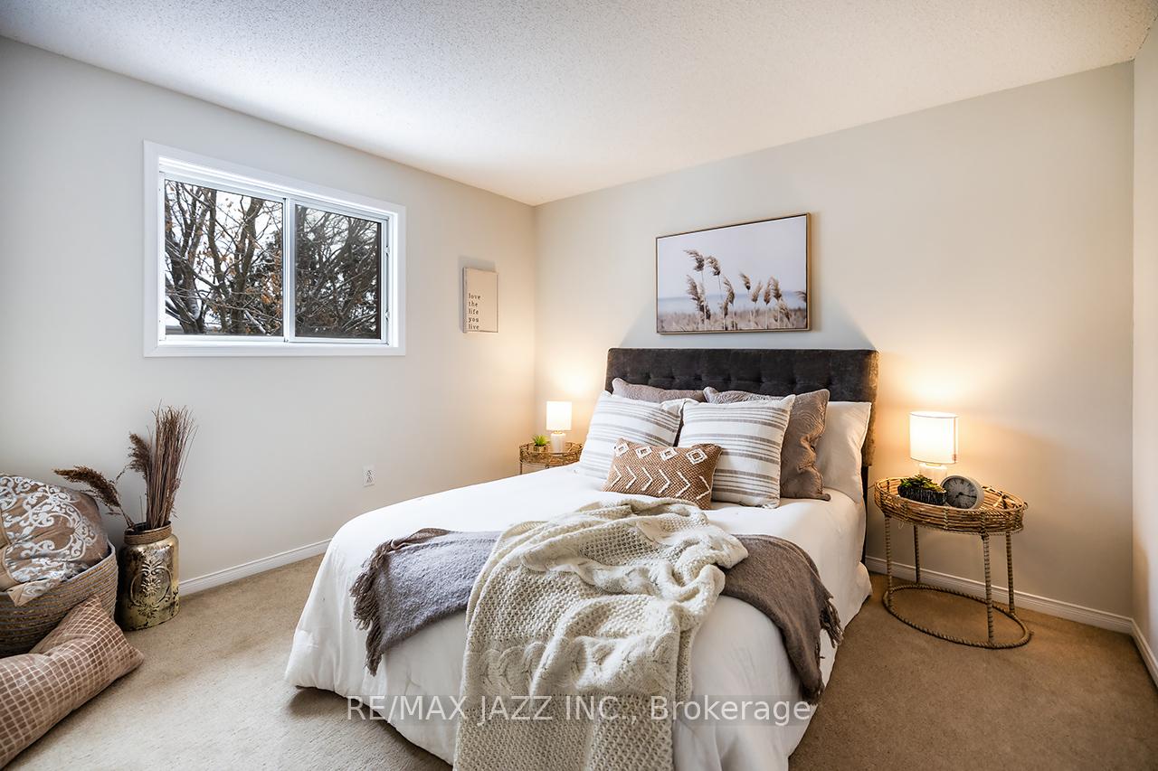 Photo 27 of 92 McMann Crescent, Clarington, Courtice — HOMEH