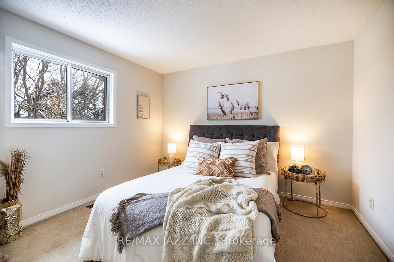 Photo 29 of 92 McMann Crescent, Clarington, Courtice — HOMEH