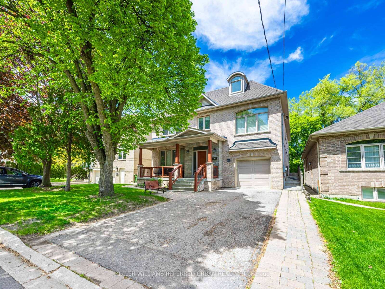 Photo 1 of 526 Coldstream Avenue, Toronto, Englemount-Lawrence — HOMEH