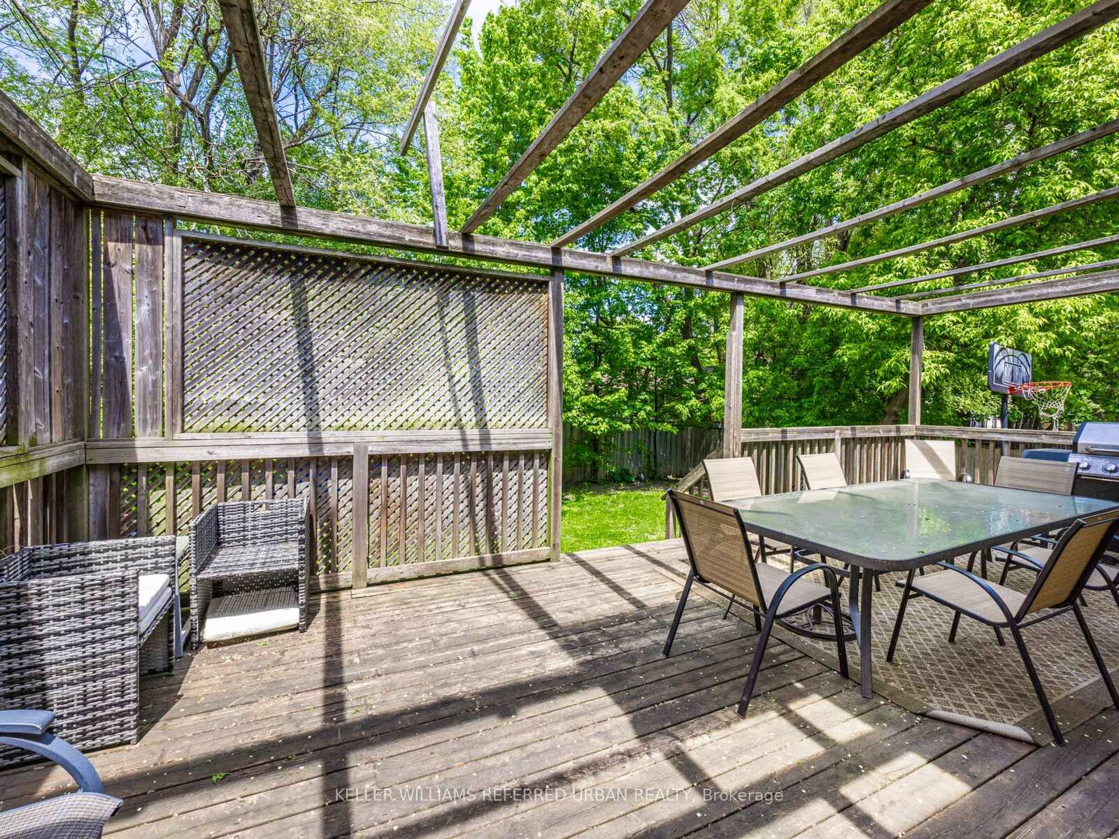 Photo 23 of 526 Coldstream Avenue, Toronto, Englemount-Lawrence — HOMEH