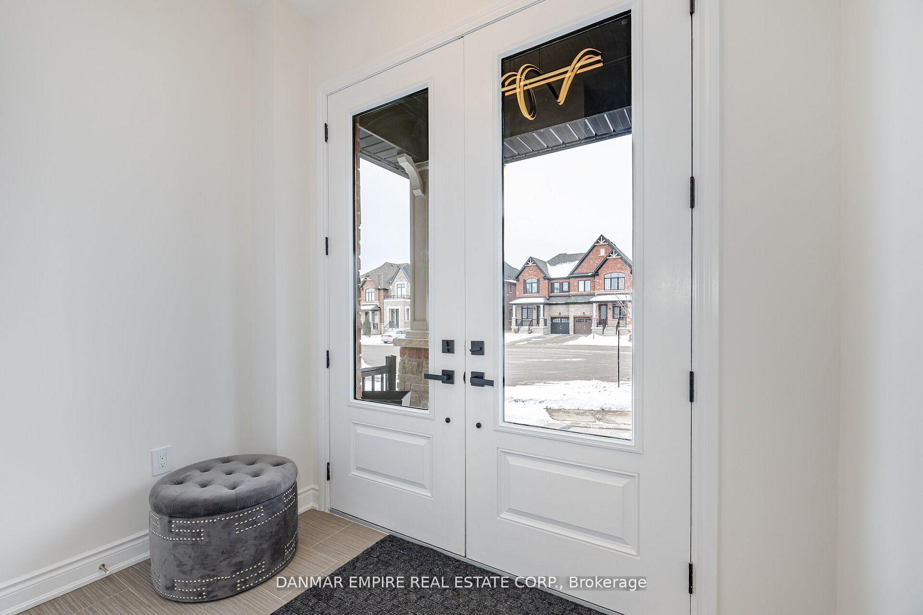 Photo 4 of 20 Great Heron Court, King, King City — HOMEH