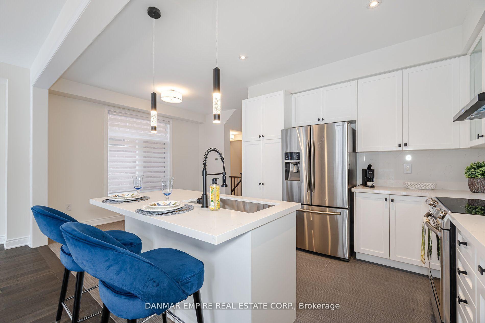 Photo 8 of 20 Great Heron Court, King, King City — HOMEH