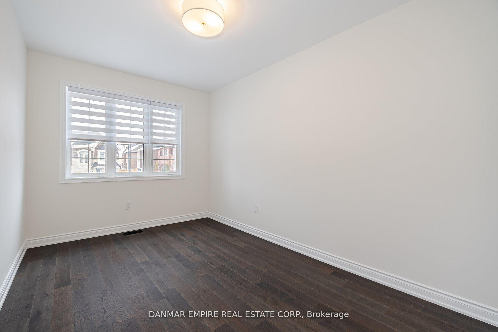Photo 23 of 20 Great Heron Court, King, King City — HOMEH