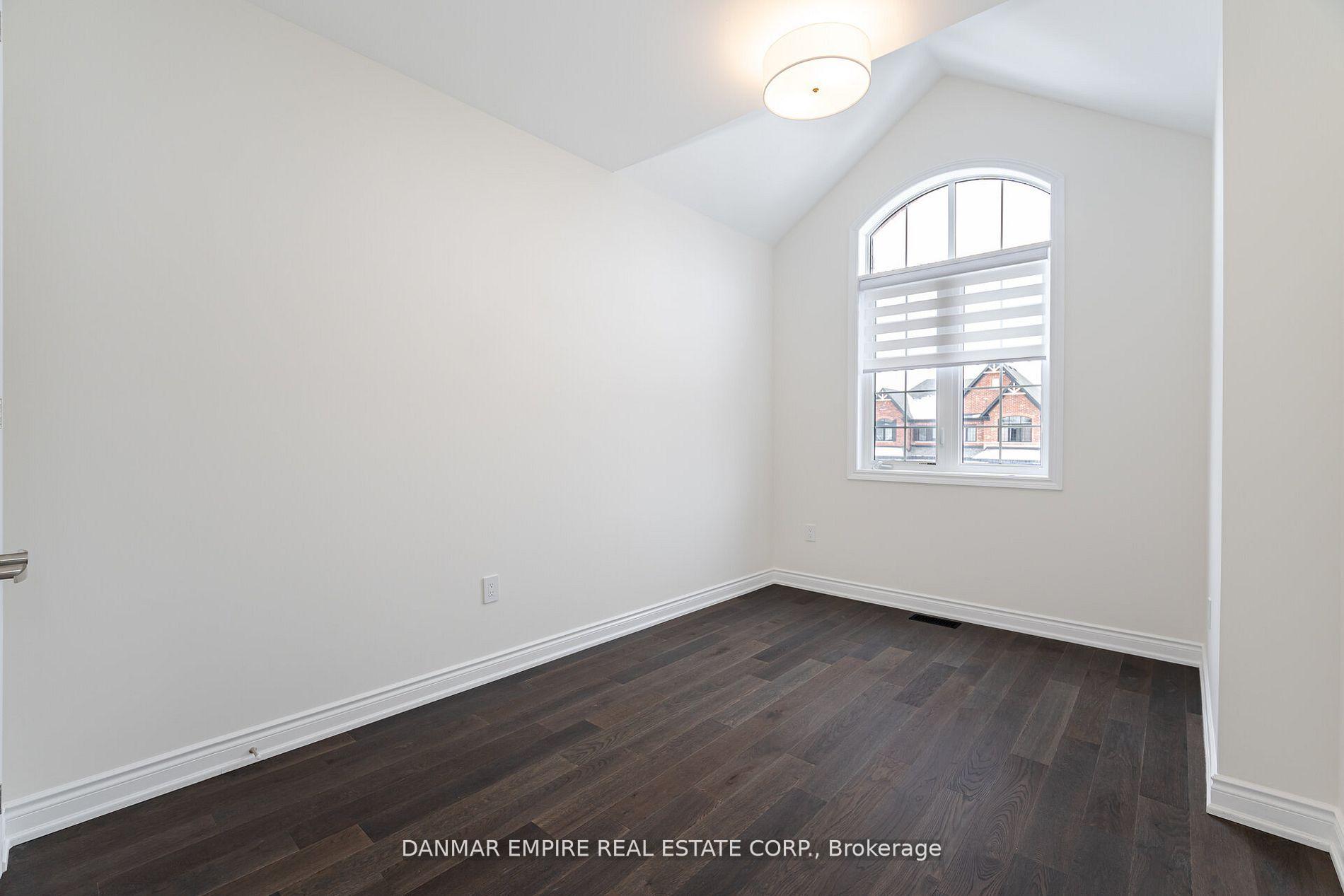 Photo 30 of 20 Great Heron Court, King, King City — HOMEH