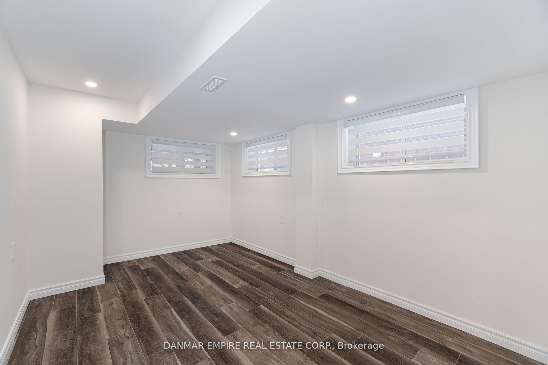 Photo 19 of 20 Great Heron Court, King, King City — HOMEH