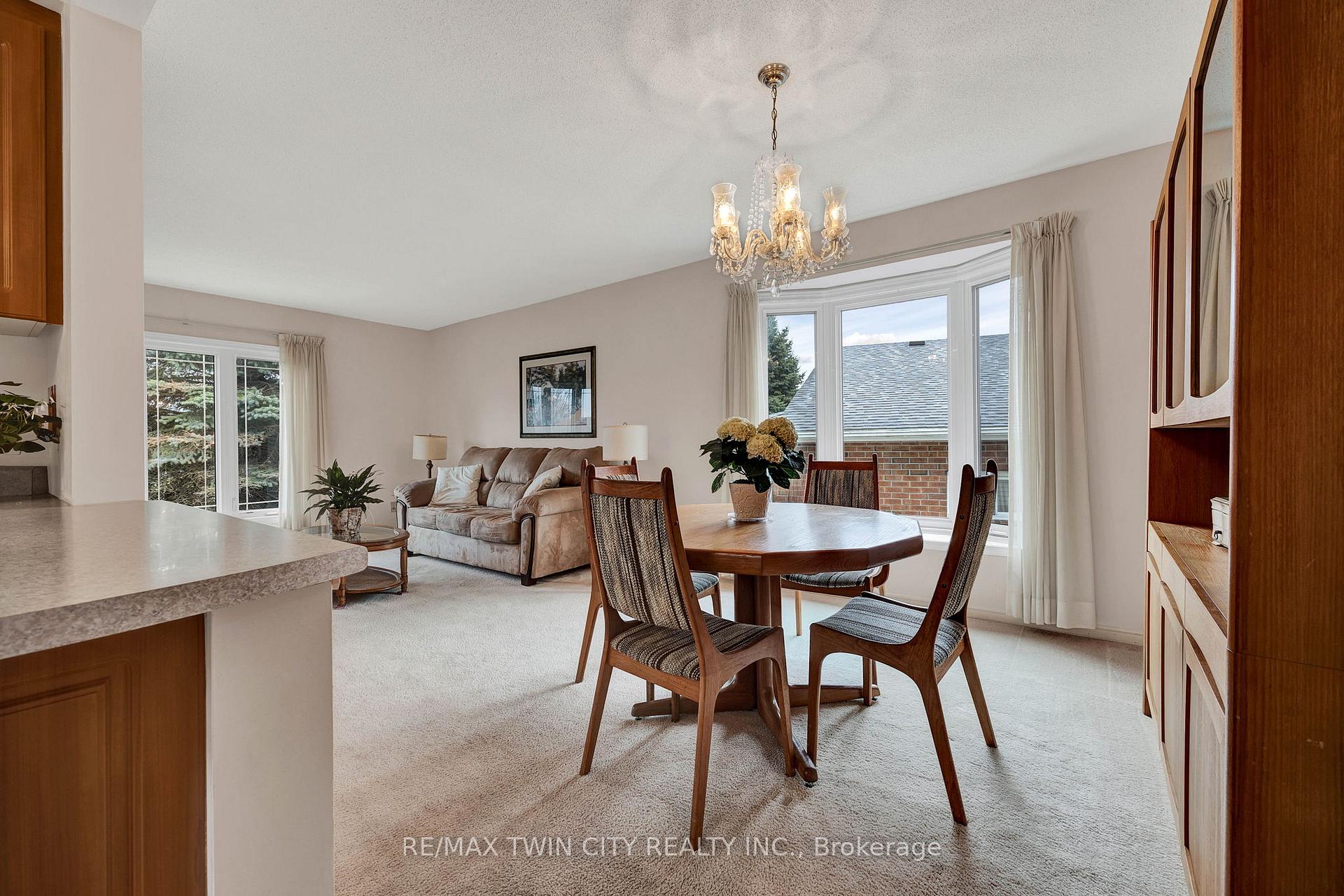 Photo 6 of 204 Nomad Court, Kitchener — HOMEH