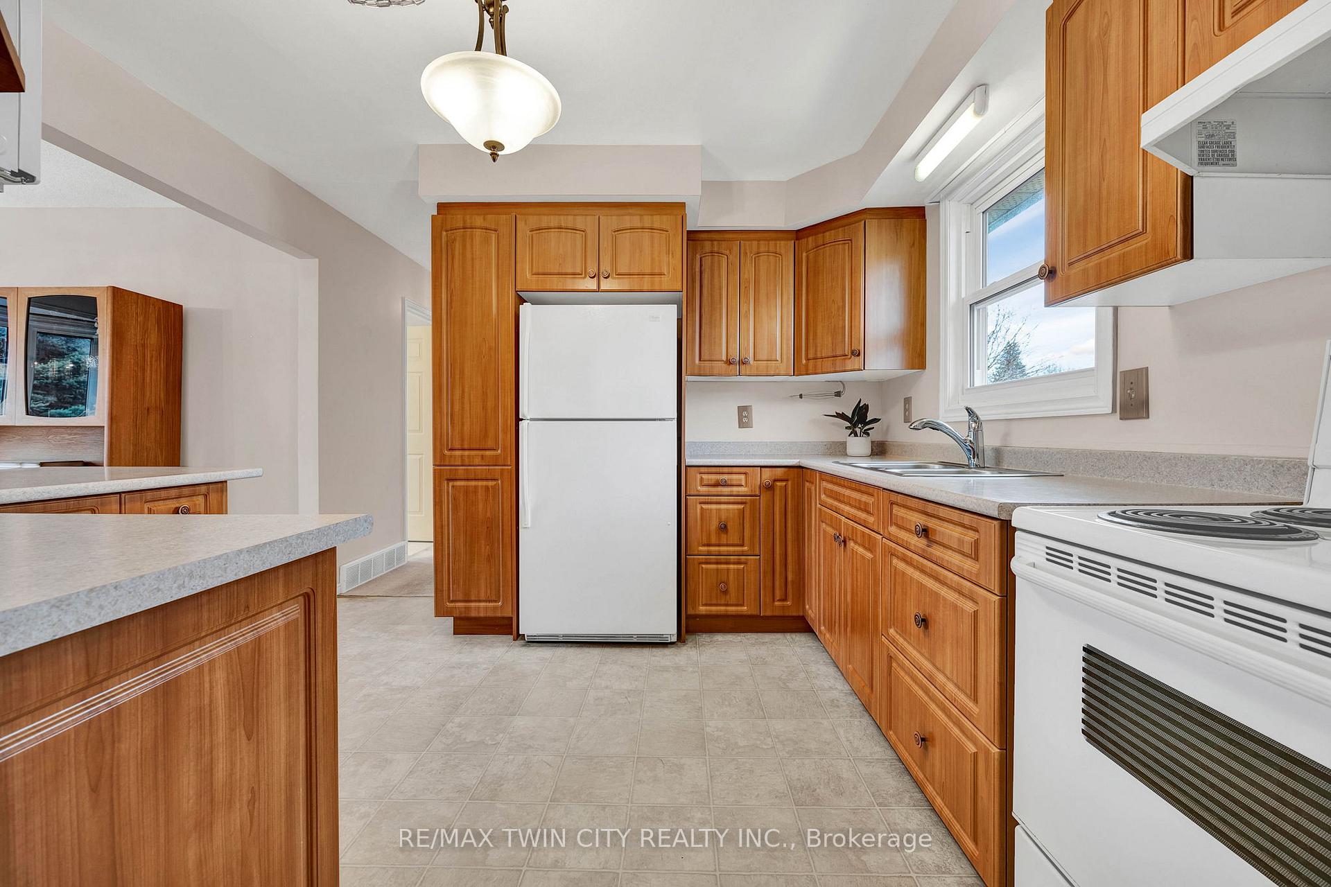 Photo 26 of 204 Nomad Court, Kitchener — HOMEH