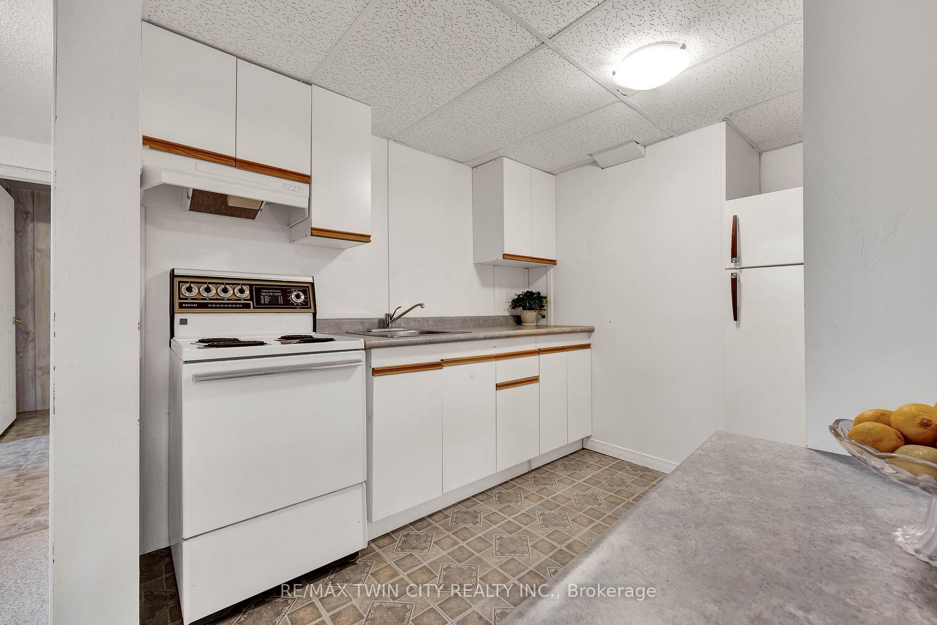 Photo 11 of 204 Nomad Court, Kitchener — HOMEH