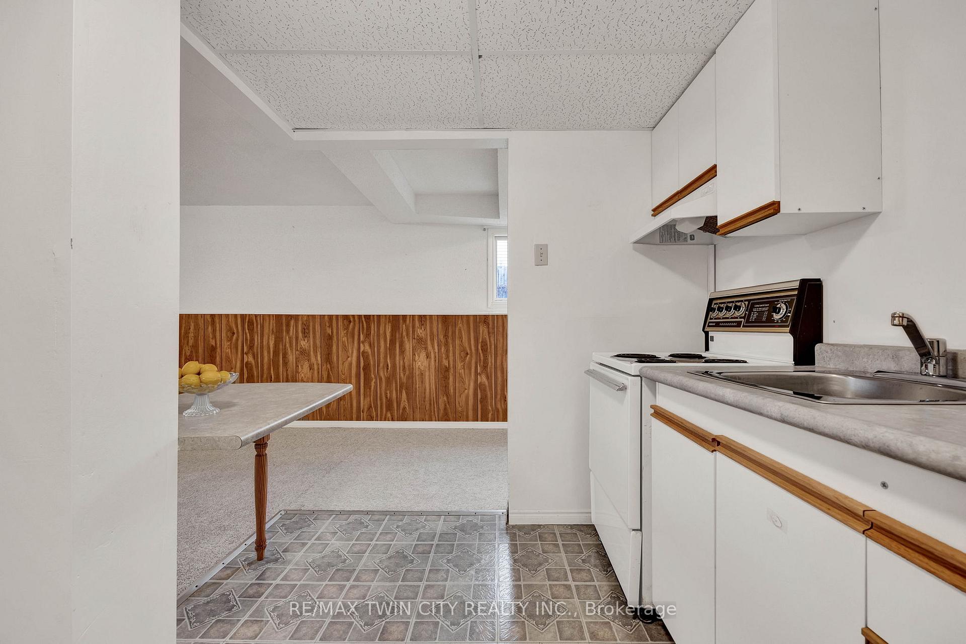 Photo 24 of 204 Nomad Court, Kitchener — HOMEH