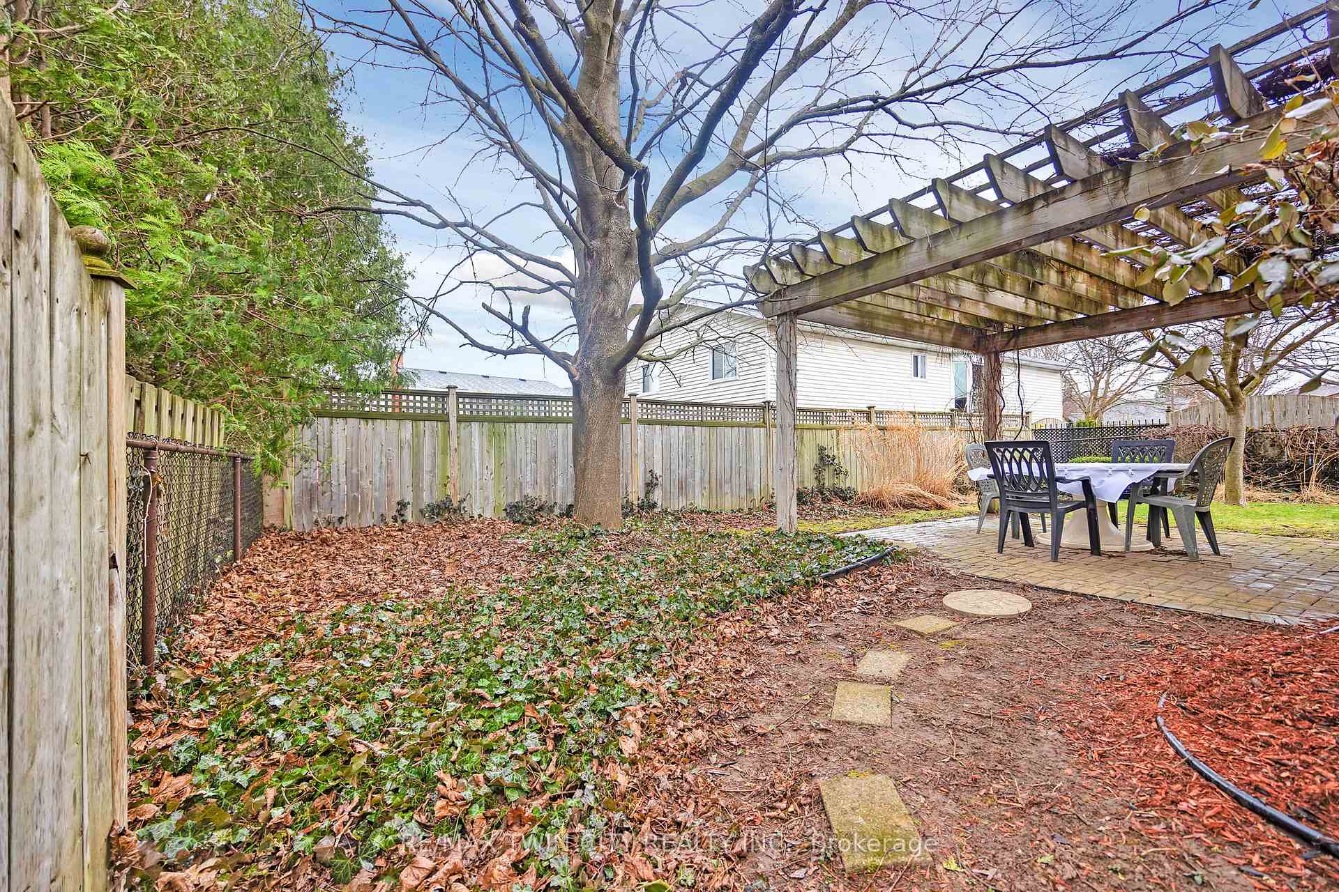 Photo 32 of 204 Nomad Court, Kitchener — HOMEH