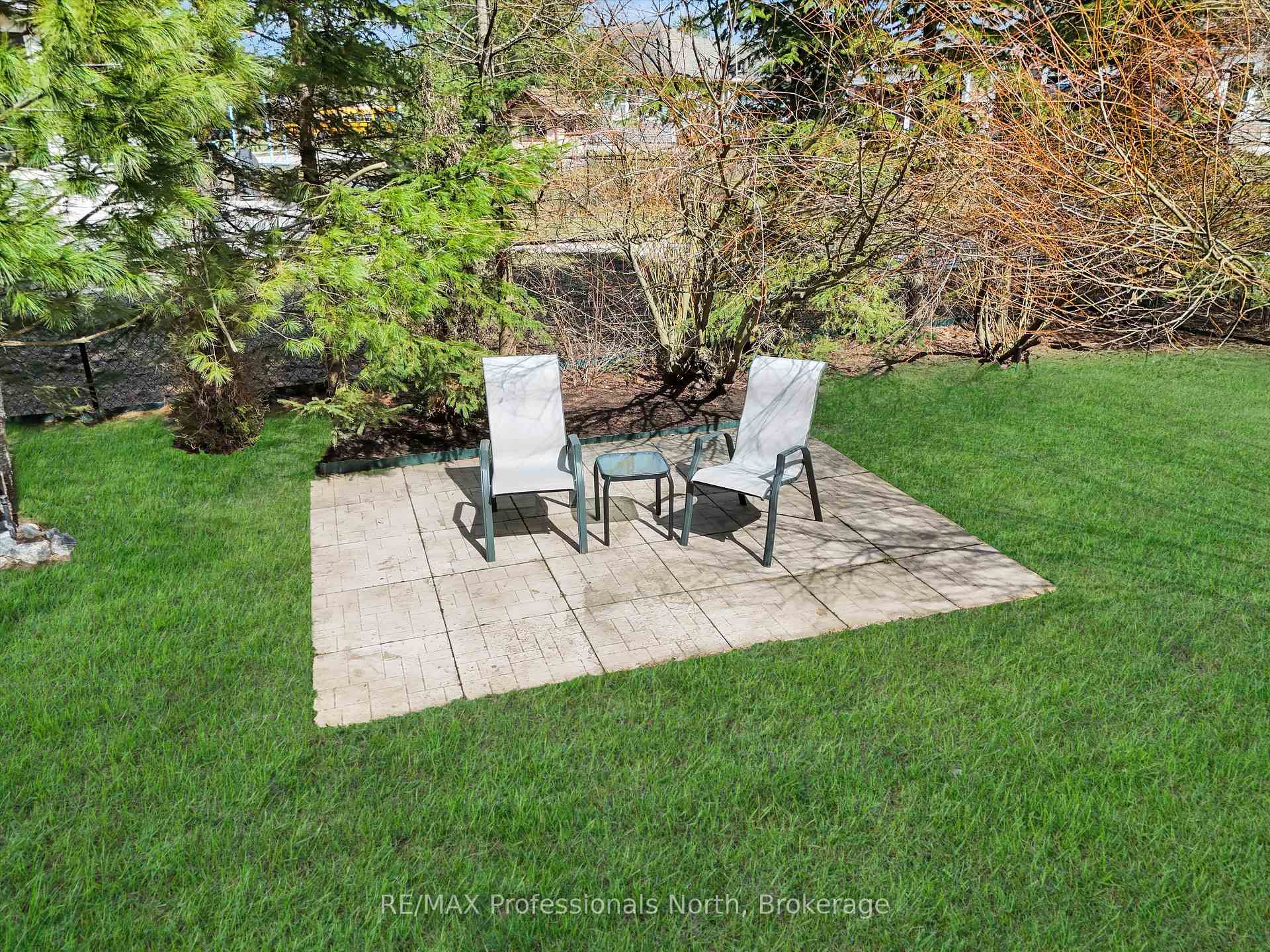 Photo 5 of 3 Clearstream Court, Bracebridge, Macaulay — HOMEH