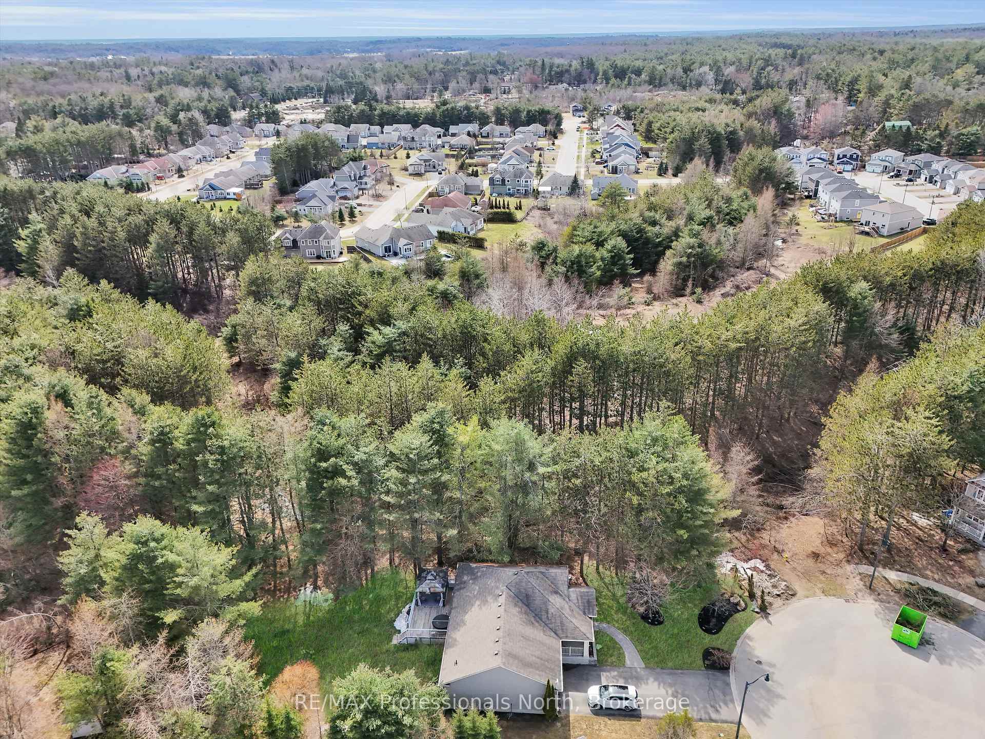 Photo 4 of 3 Clearstream Court, Bracebridge, Macaulay — HOMEH