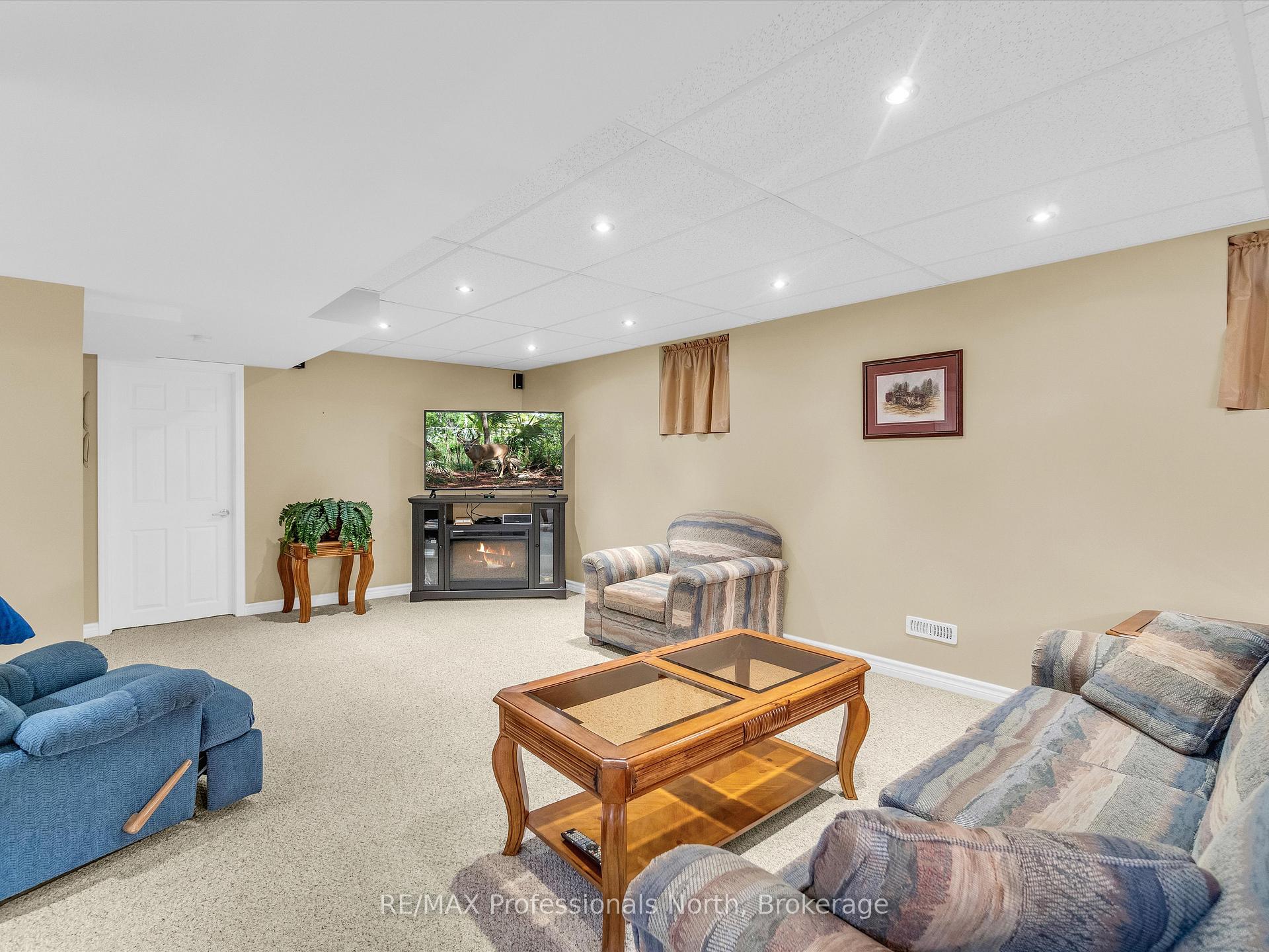 Photo 32 of 3 Clearstream Court, Bracebridge, Macaulay — HOMEH