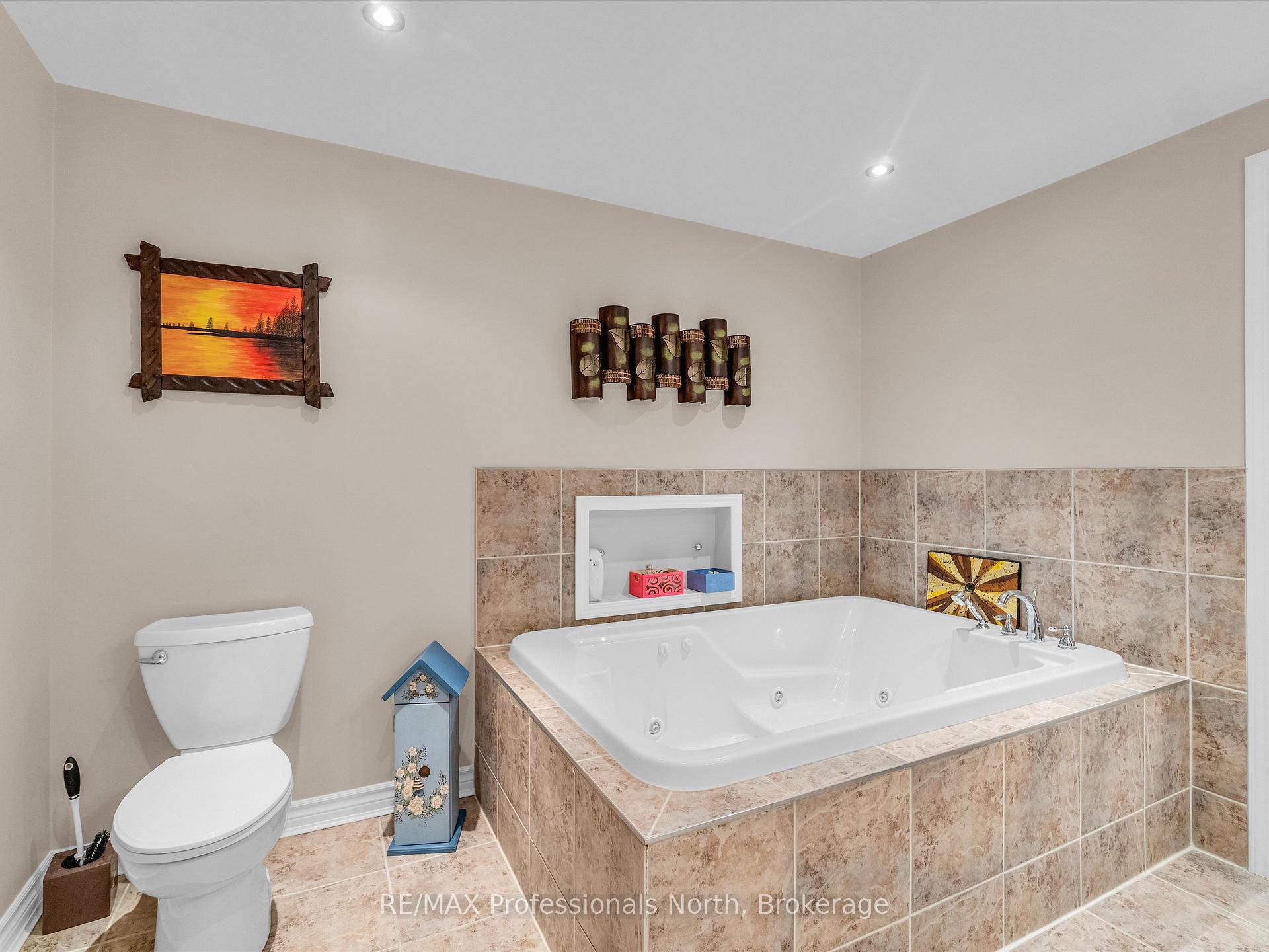 Photo 31 of 3 Clearstream Court, Bracebridge, Macaulay — HOMEH