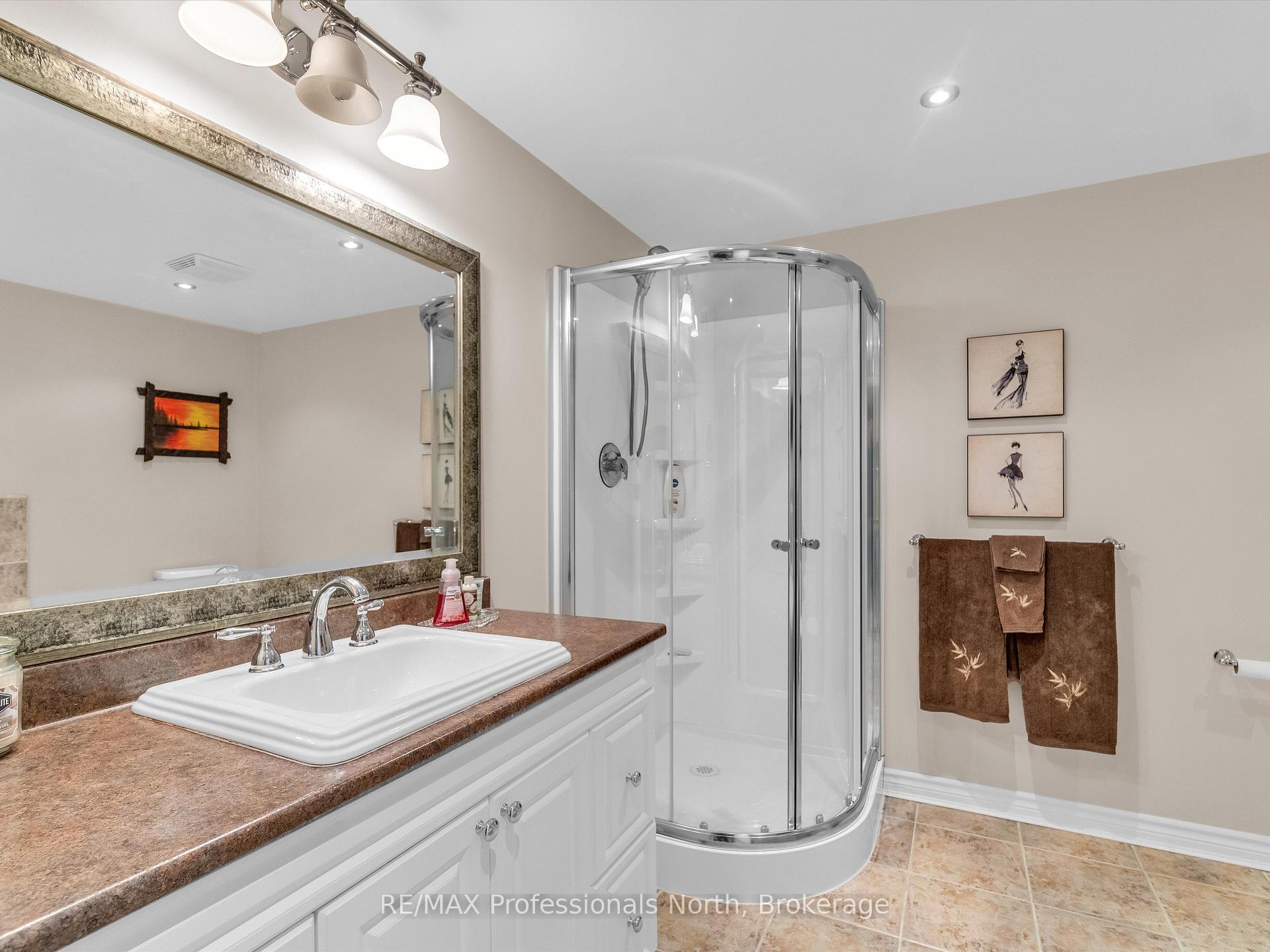 Photo 34 of 3 Clearstream Court, Bracebridge, Macaulay — HOMEH