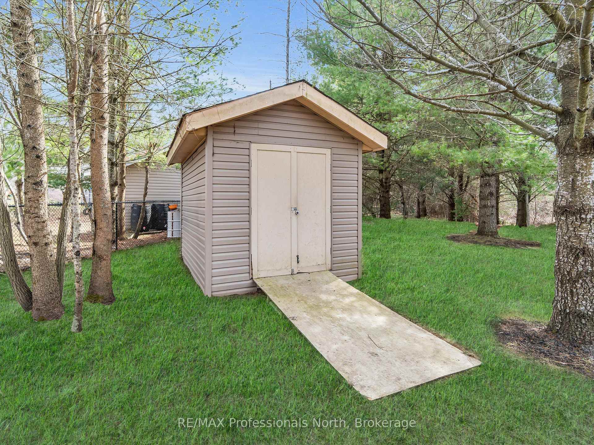 Photo 39 of 3 Clearstream Court, Bracebridge, Macaulay — HOMEH