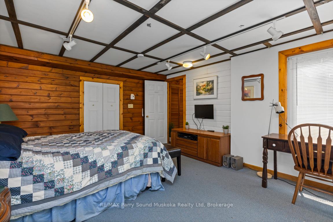 Photo 31 of 49 Bayshore Drive, Seguin — HOMEH