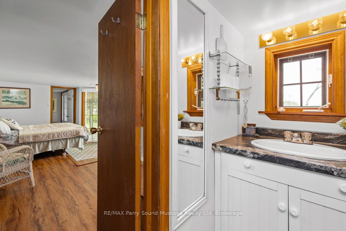 Photo 40 of 49 Bayshore Drive, Seguin — HOMEH