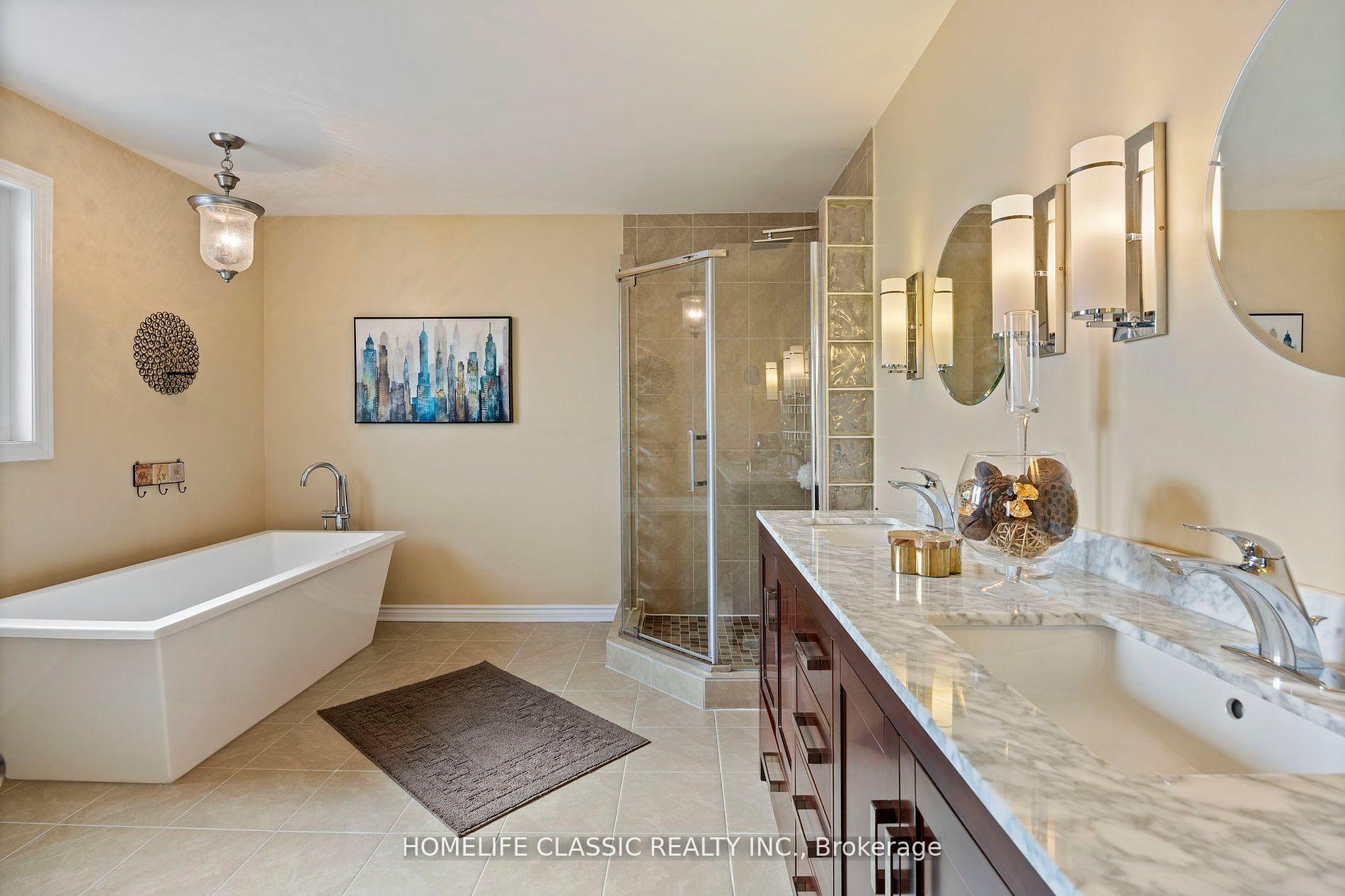 Photo 15 of 81 Pinewood Drive, Vaughan, Crestwood-Springfarm-Yorkhill — HOMEH