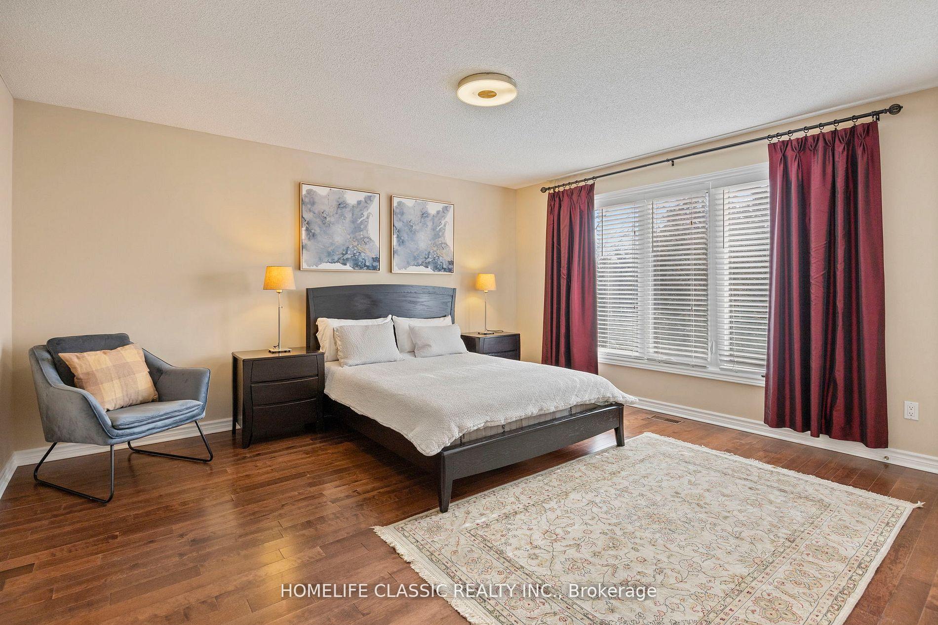 Photo 24 of 81 Pinewood Drive, Vaughan, Crestwood-Springfarm-Yorkhill — HOMEH