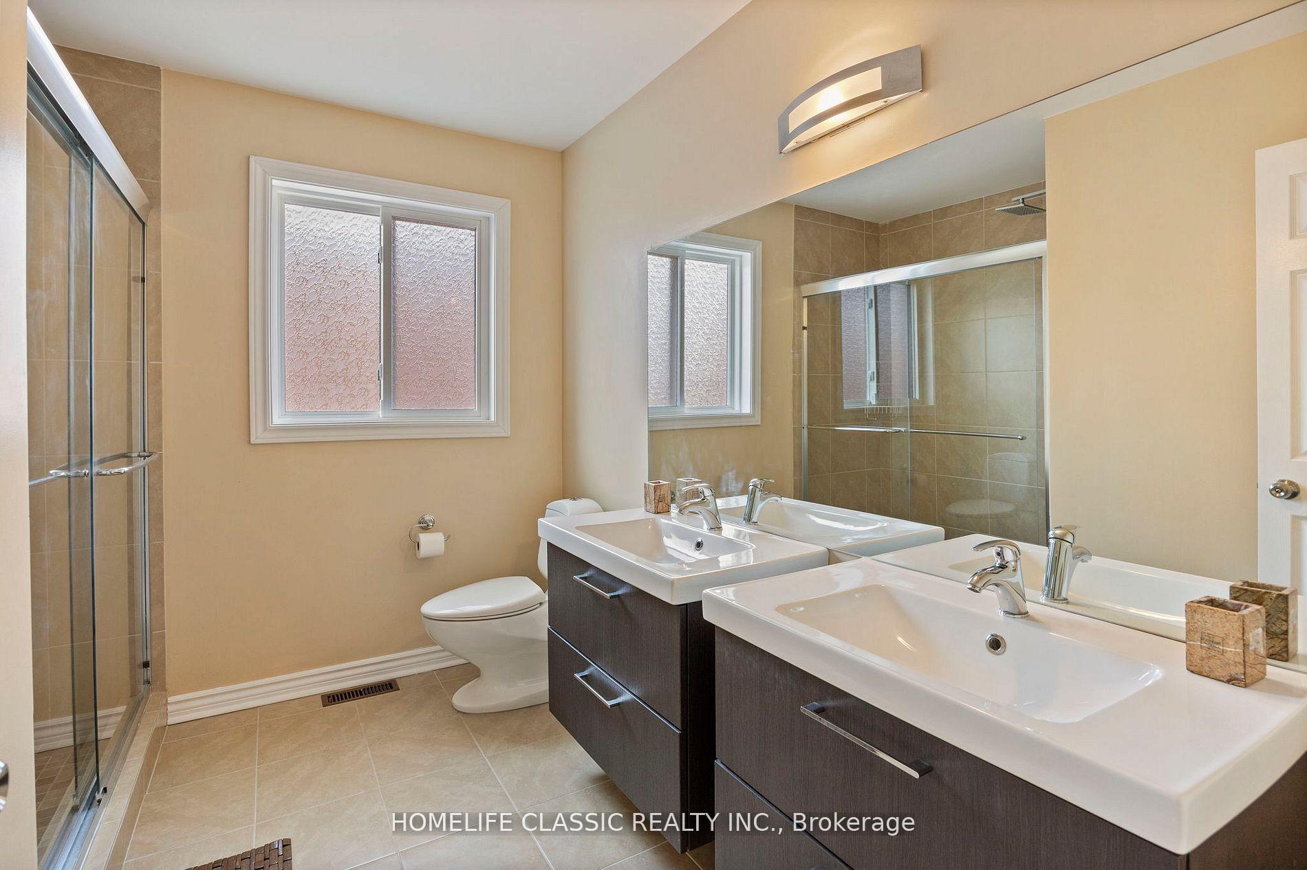 Photo 23 of 81 Pinewood Drive, Vaughan, Crestwood-Springfarm-Yorkhill — HOMEH