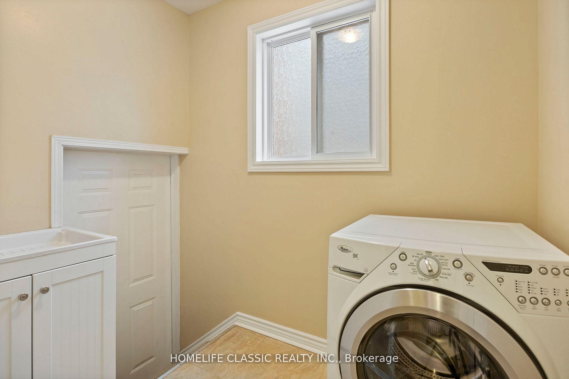 Photo 27 of 81 Pinewood Drive, Vaughan, Crestwood-Springfarm-Yorkhill — HOMEH