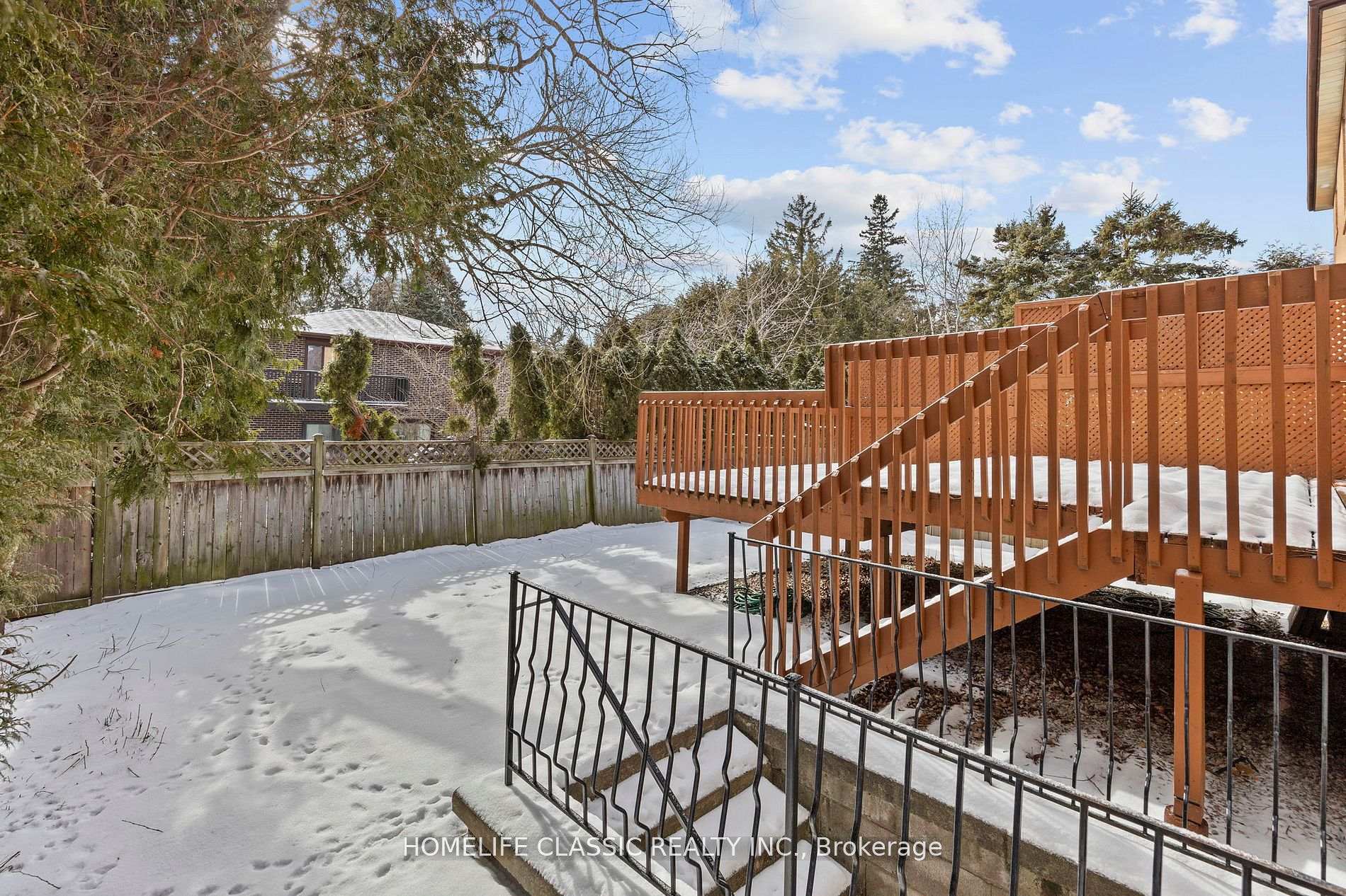 Photo 29 of 81 Pinewood Drive, Vaughan, Crestwood-Springfarm-Yorkhill — HOMEH