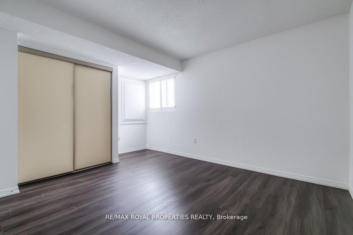Photo 23 of 55 Abernethy Crescent, Clarington, Bowmanville — HOMEH