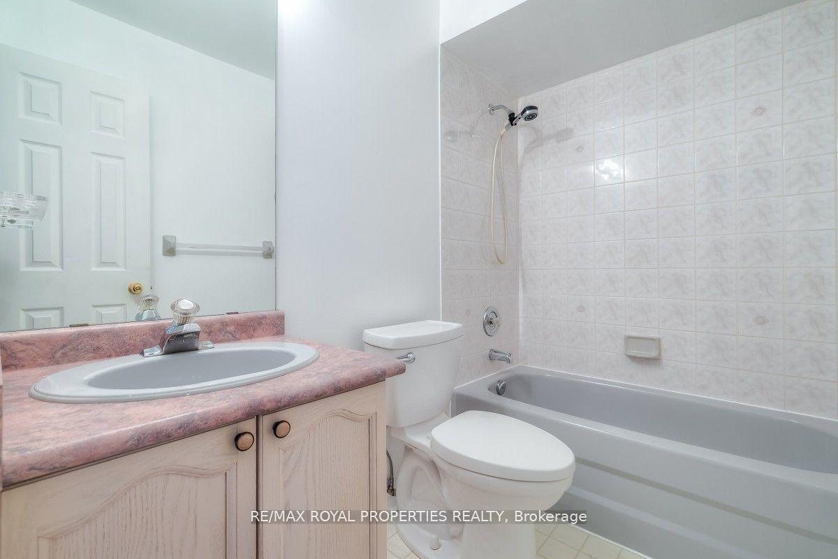 Photo 24 of 55 Abernethy Crescent, Clarington, Bowmanville — HOMEH