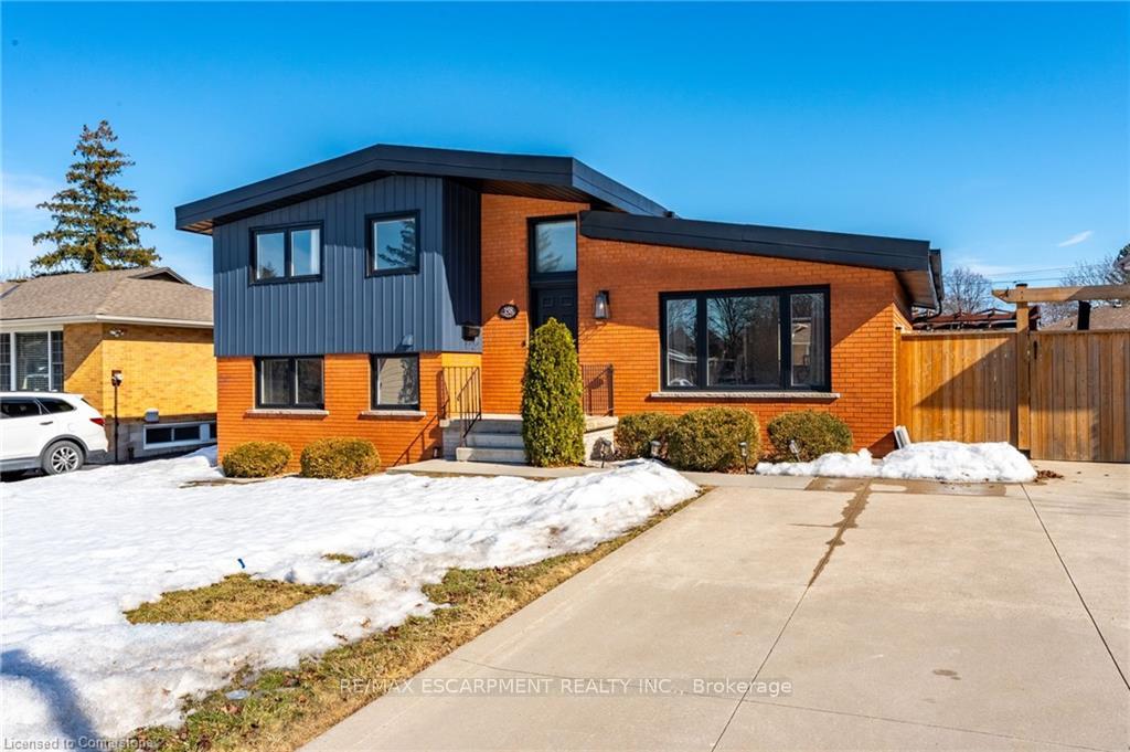 Photo 5 of 158 Laurier Avenue, Hamilton, Buchanan — HOMEH