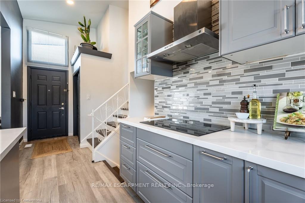 Photo 14 of 158 Laurier Avenue, Hamilton, Buchanan — HOMEH