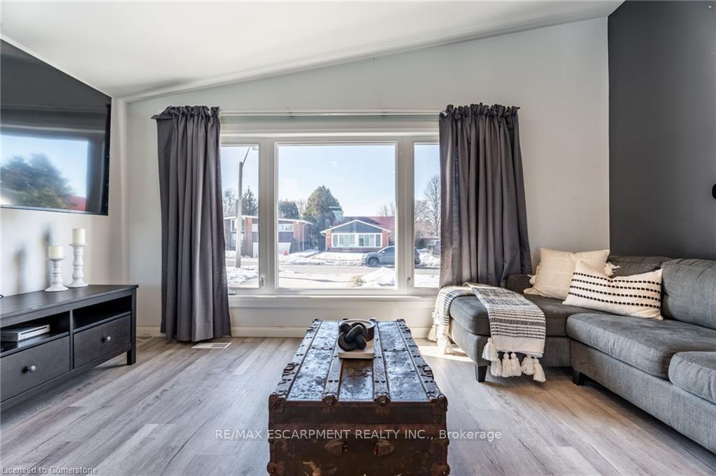 Photo 11 of 158 Laurier Avenue, Hamilton, Buchanan — HOMEH
