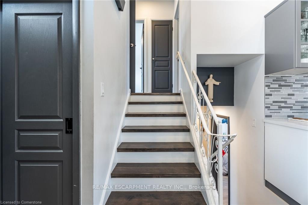 Photo 16 of 158 Laurier Avenue, Hamilton, Buchanan — HOMEH