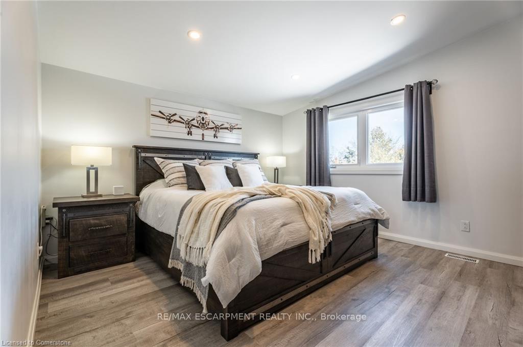 Photo 17 of 158 Laurier Avenue, Hamilton, Buchanan — HOMEH