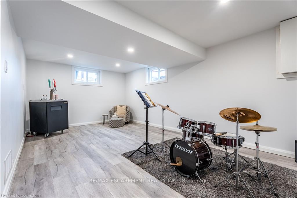 Photo 23 of 158 Laurier Avenue, Hamilton, Buchanan — HOMEH