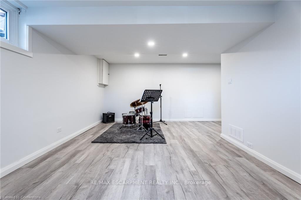 Photo 24 of 158 Laurier Avenue, Hamilton, Buchanan — HOMEH