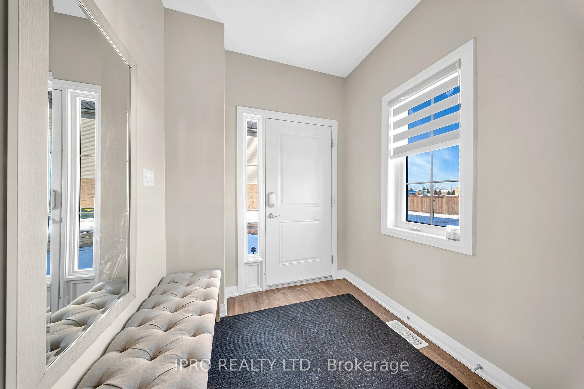 Photo 3 of 38 Canary Grass Boulevard, Hamilton, Rural Glanbrook — HOMEH