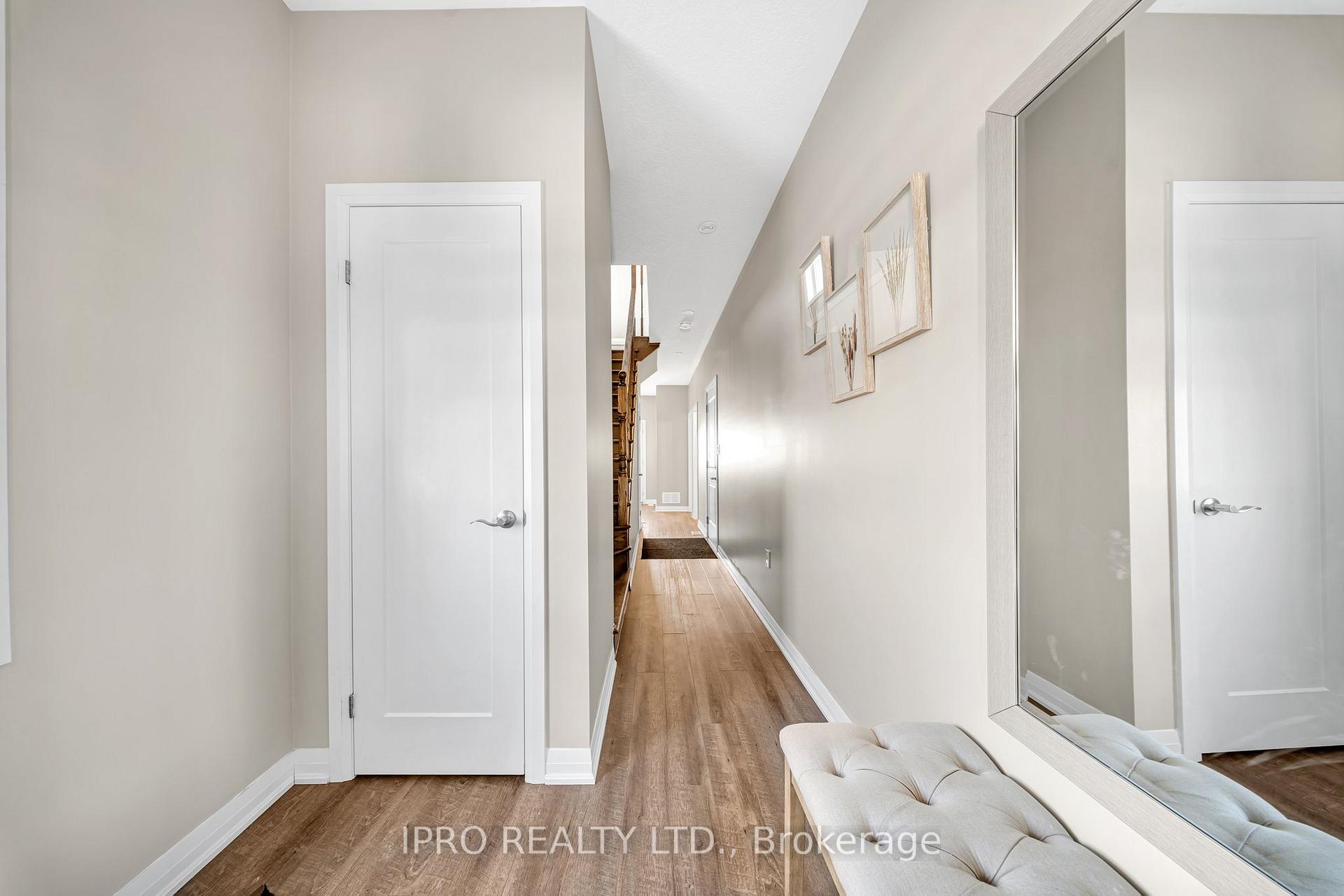 Photo 4 of 38 Canary Grass Boulevard, Hamilton, Rural Glanbrook — HOMEH