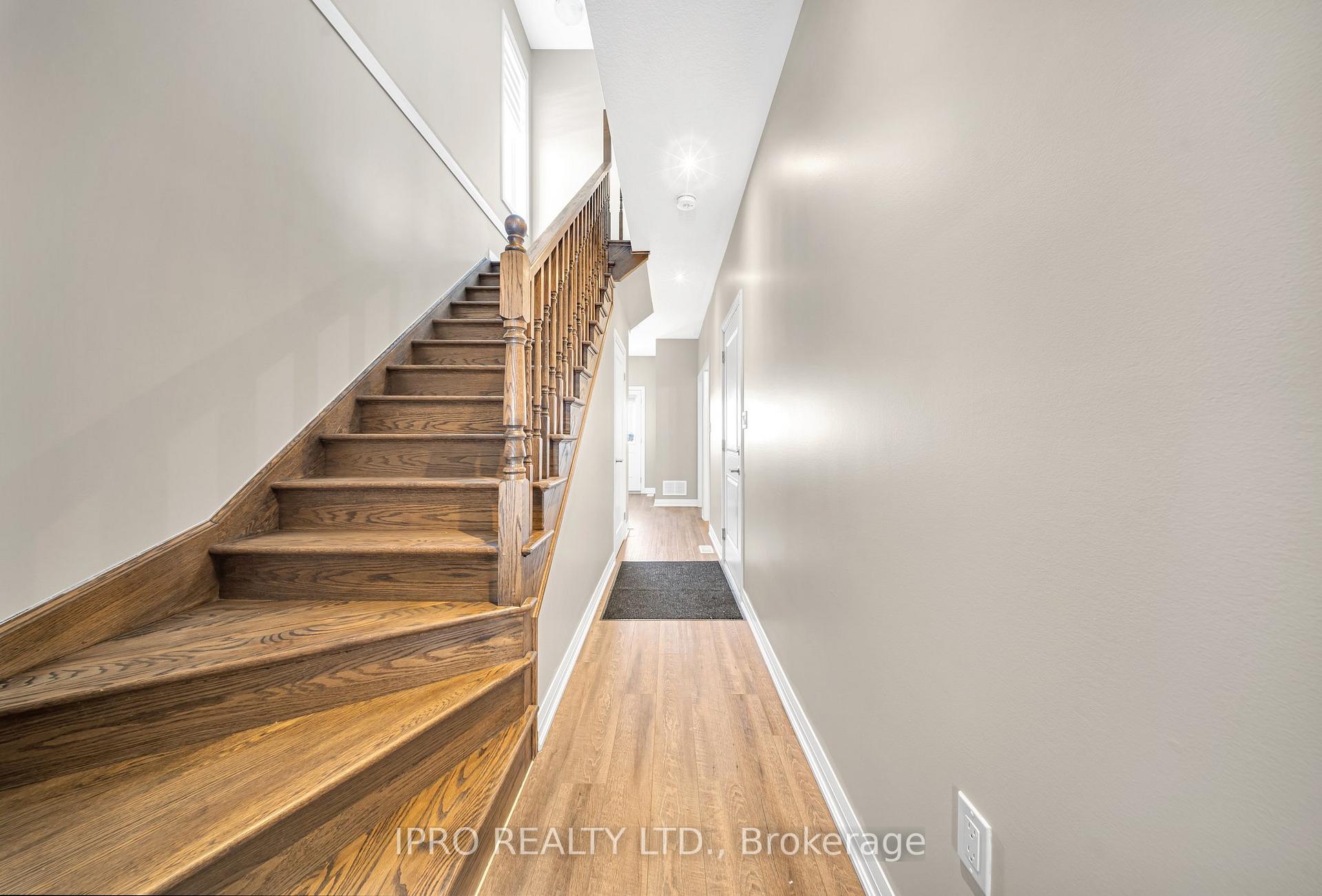 Photo 7 of 38 Canary Grass Boulevard, Hamilton, Rural Glanbrook — HOMEH