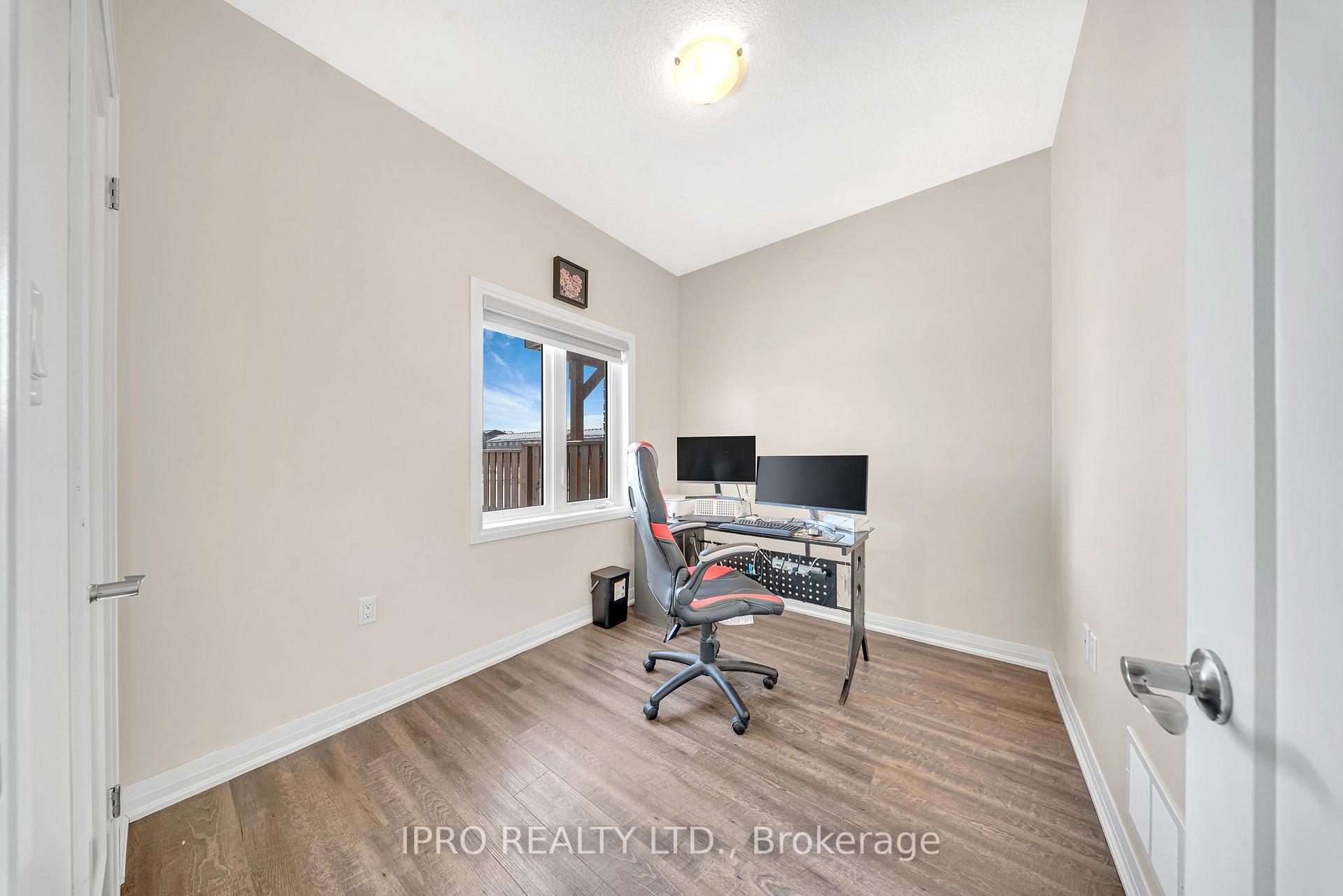Photo 6 of 38 Canary Grass Boulevard, Hamilton, Rural Glanbrook — HOMEH