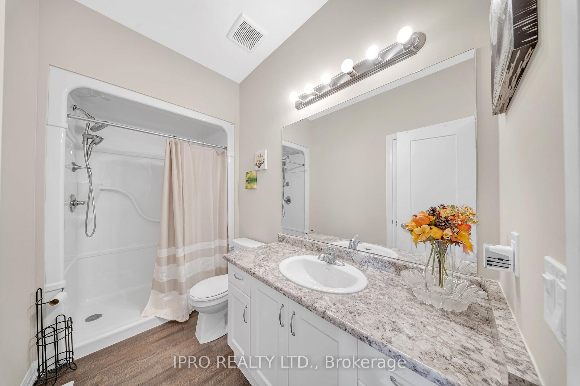 Photo 9 of 38 Canary Grass Boulevard, Hamilton, Rural Glanbrook — HOMEH