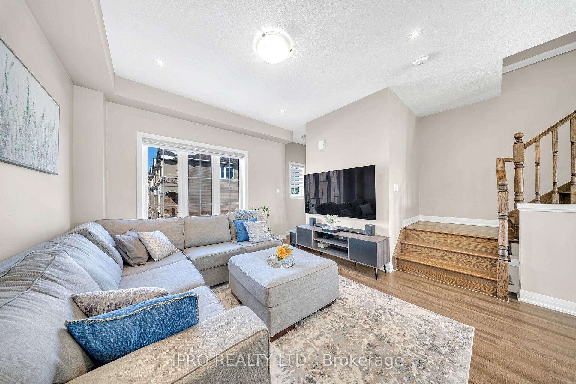 Photo 20 of 38 Canary Grass Boulevard, Hamilton, Rural Glanbrook — HOMEH